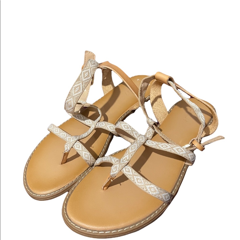 Super cute sandals from Old Navy. Size 8.